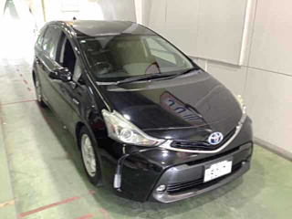 TOYOTA PRIUS ALPHA 2015