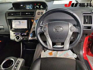 TOYOTA PRIUS ALPHA 2015