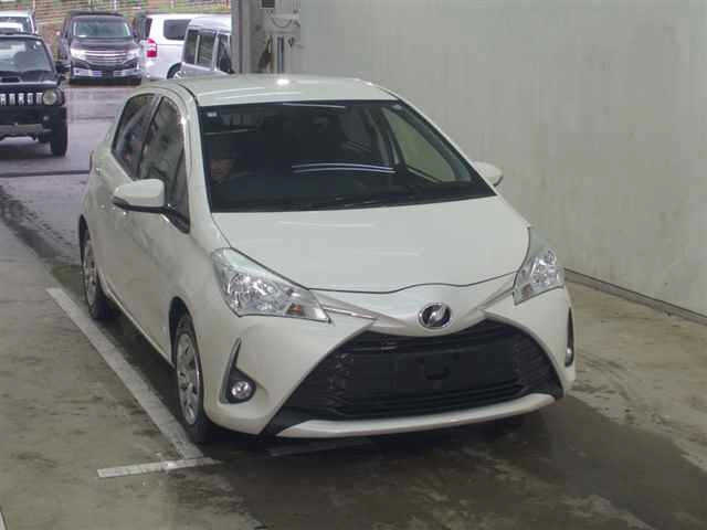 TOYOTA VITZ 2018