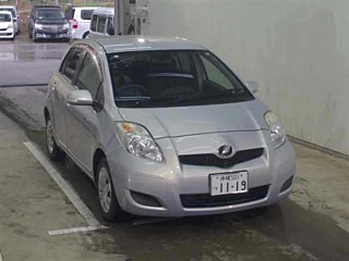 TOYOTA VITZ 2010