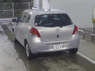 TOYOTA VITZ 2010