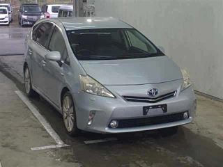 TOYOTA PRIUS ALPHA 2012