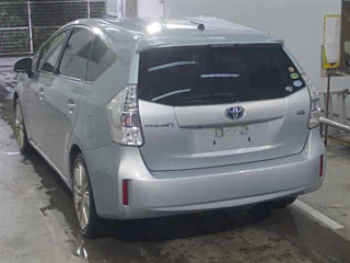 TOYOTA PRIUS ALPHA 2012