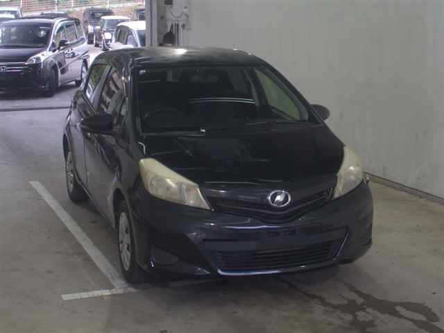 TOYOTA VITZ 2012