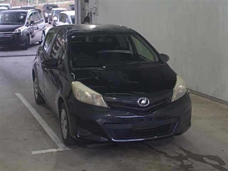TOYOTA VITZ 2012