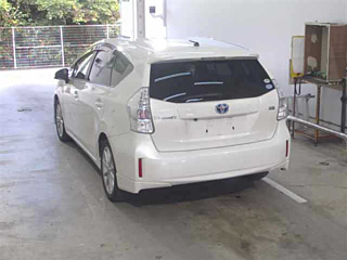 TOYOTA PRIUS ALPHA 2012