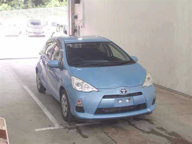 TOYOTA AQUA 2013
