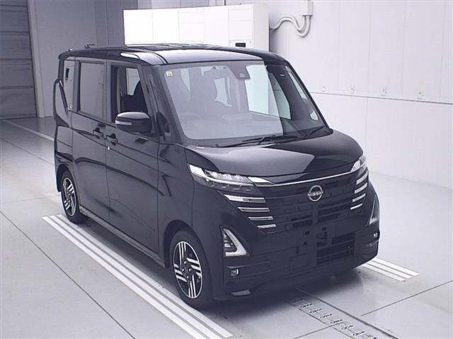 NISSAN ROOX 2023
