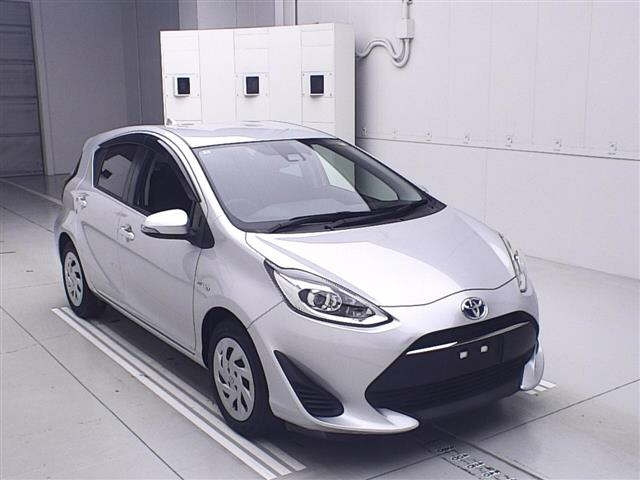 TOYOTA AQUA 2018