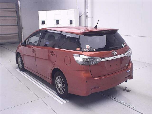 TOYOTA WISH 2013