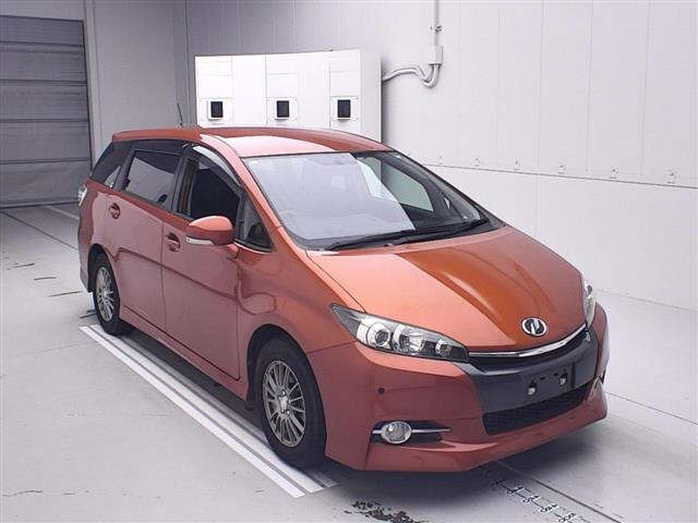 TOYOTA WISH 2013