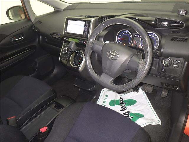 TOYOTA WISH 2013