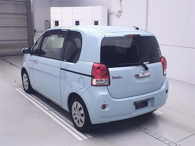 TOYOTA PORTE 2020