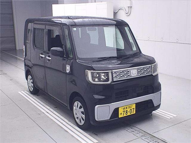 DAIHATSU WAKE 2015