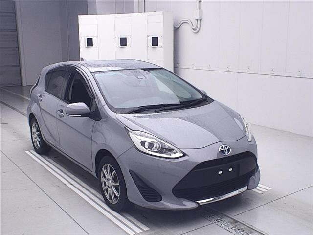 TOYOTA AQUA 2020