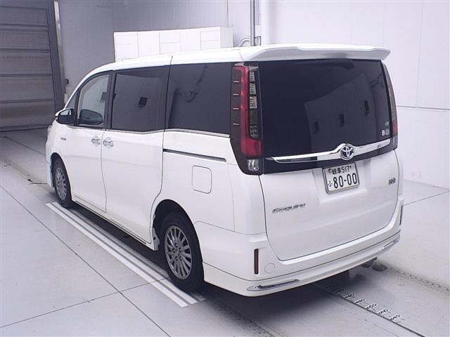 TOYOTA ESQUIRE 2015