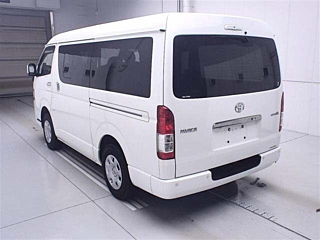 TOYOTA HIACE VAN 2021