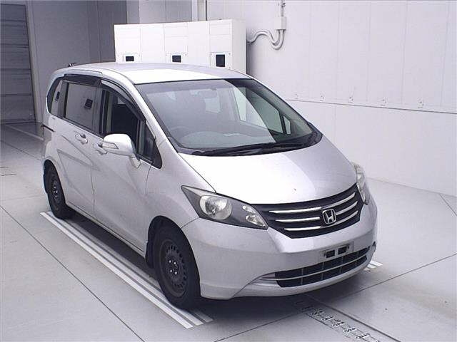 HONDA FREED 2010