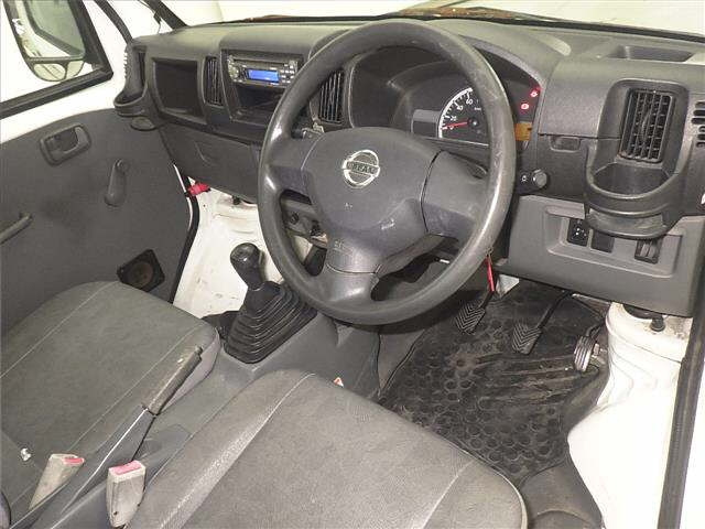 NISSAN CLIPPER TRUCK 2010