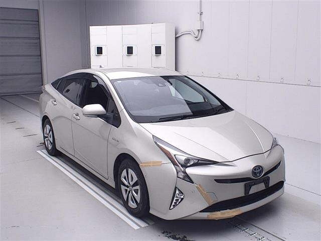 TOYOTA PRIUS 2015