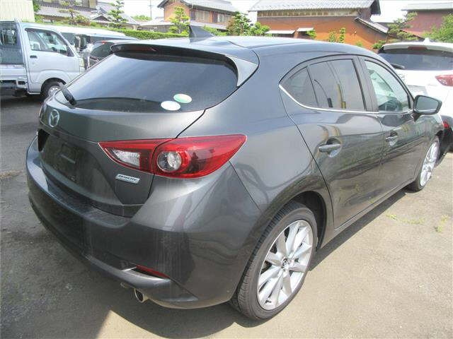 MAZDA AXELA 2017