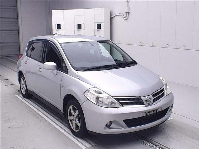 NISSAN TIIDA 2012
