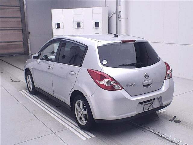 NISSAN TIIDA 2012
