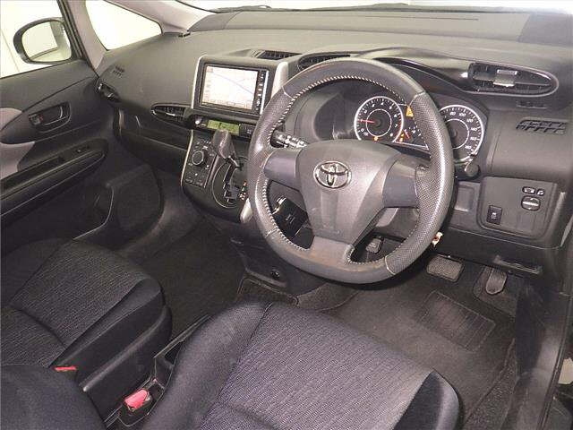 TOYOTA WISH 2012
