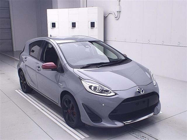 TOYOTA AQUA 2021