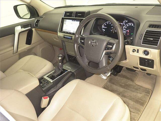 TOYOTA LAND CRUISER PRADO 2018