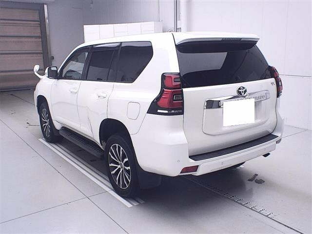 TOYOTA LAND CRUISER PRADO 2018