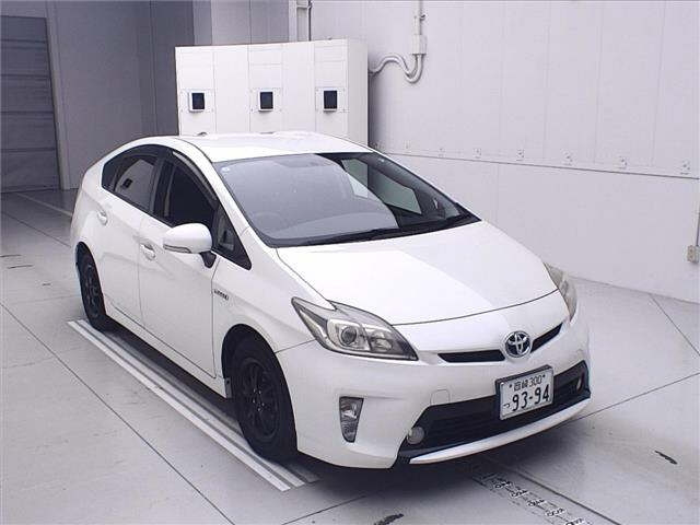 TOYOTA PRIUS 2013