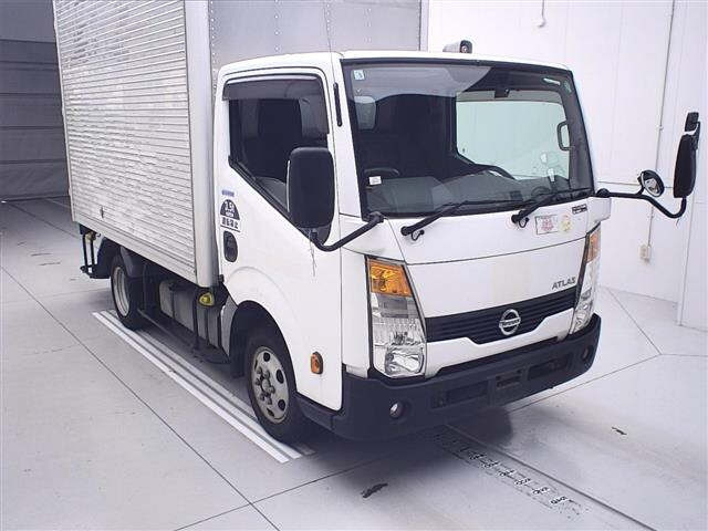 NISSAN ATLAS 2013