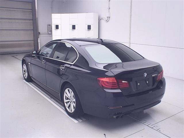BMW 5 SERIES 2011