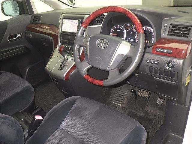 TOYOTA ALPHARD 2010