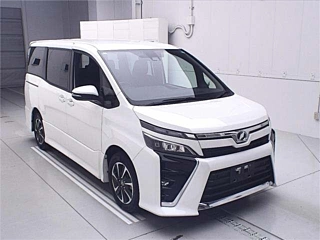 TOYOTA VOXY 2019