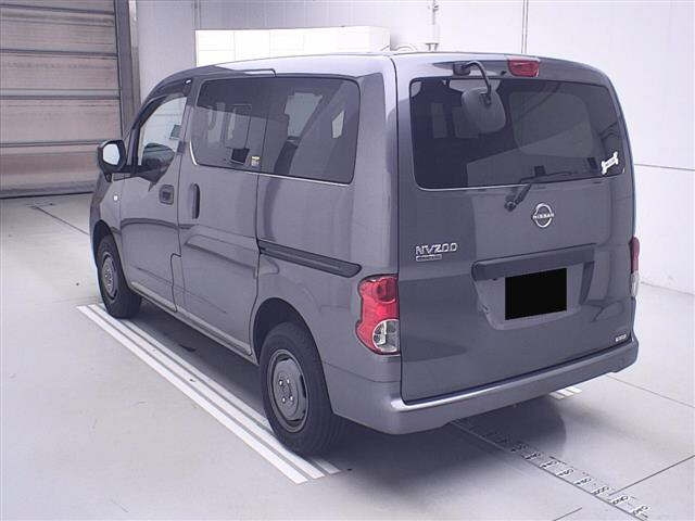 NISSAN NV200 2023
