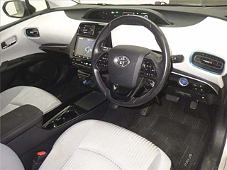 TOYOTA PRIUS 2020