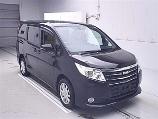 TOYOTA NOAH 2014
