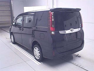TOYOTA NOAH 2014