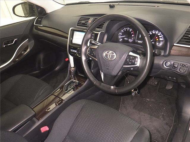 TOYOTA PREMIO 2020