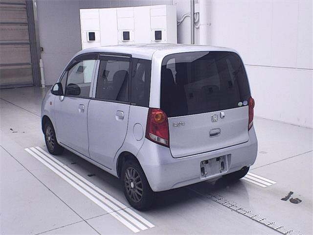 HONDA LIFE 2010