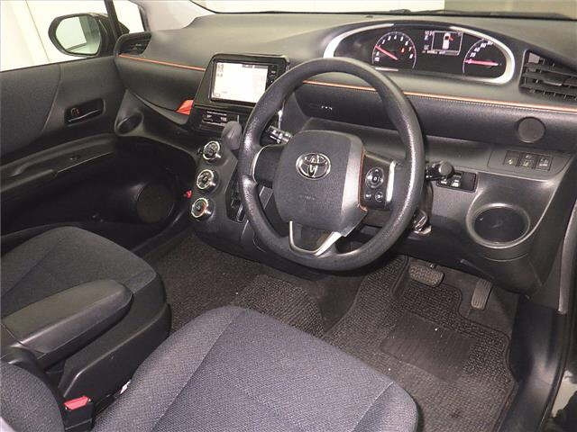 TOYOTA SIENTA 2017