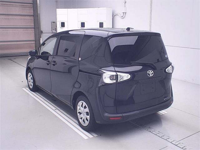 TOYOTA SIENTA 2017