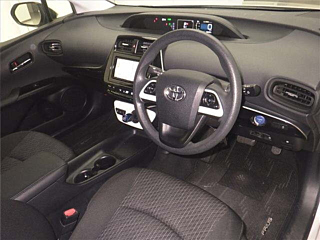 TOYOTA PRIUS 2018