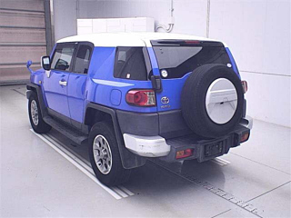TOYOTA FJ CRUISER 2011