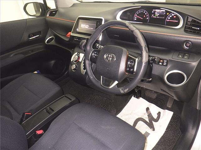TOYOTA SIENTA 2015