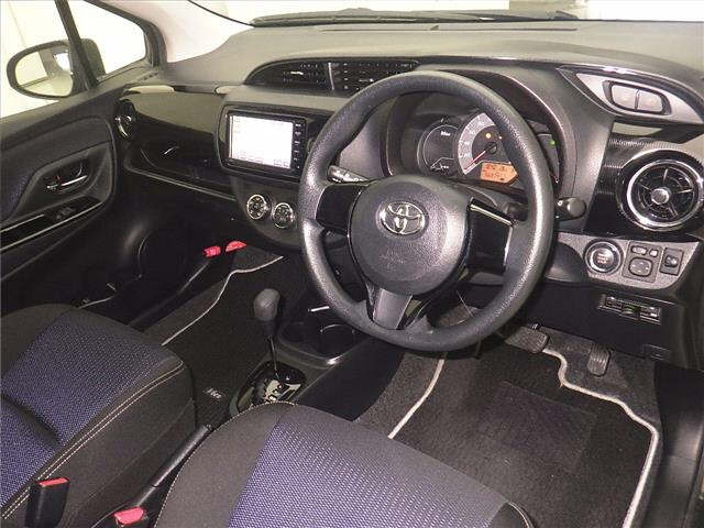 TOYOTA VITZ 2018