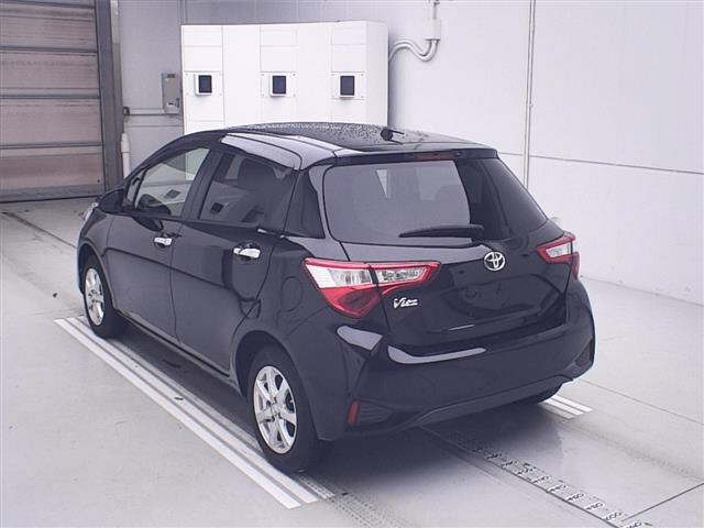 TOYOTA VITZ 2018