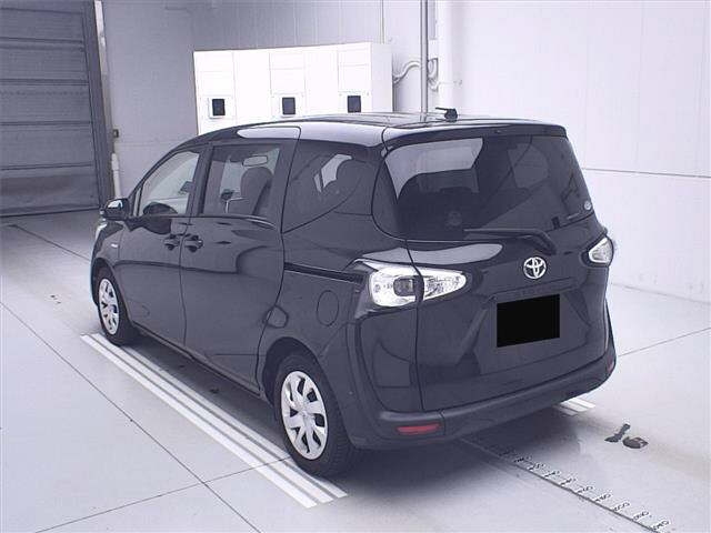 TOYOTA SIENTA 2016
